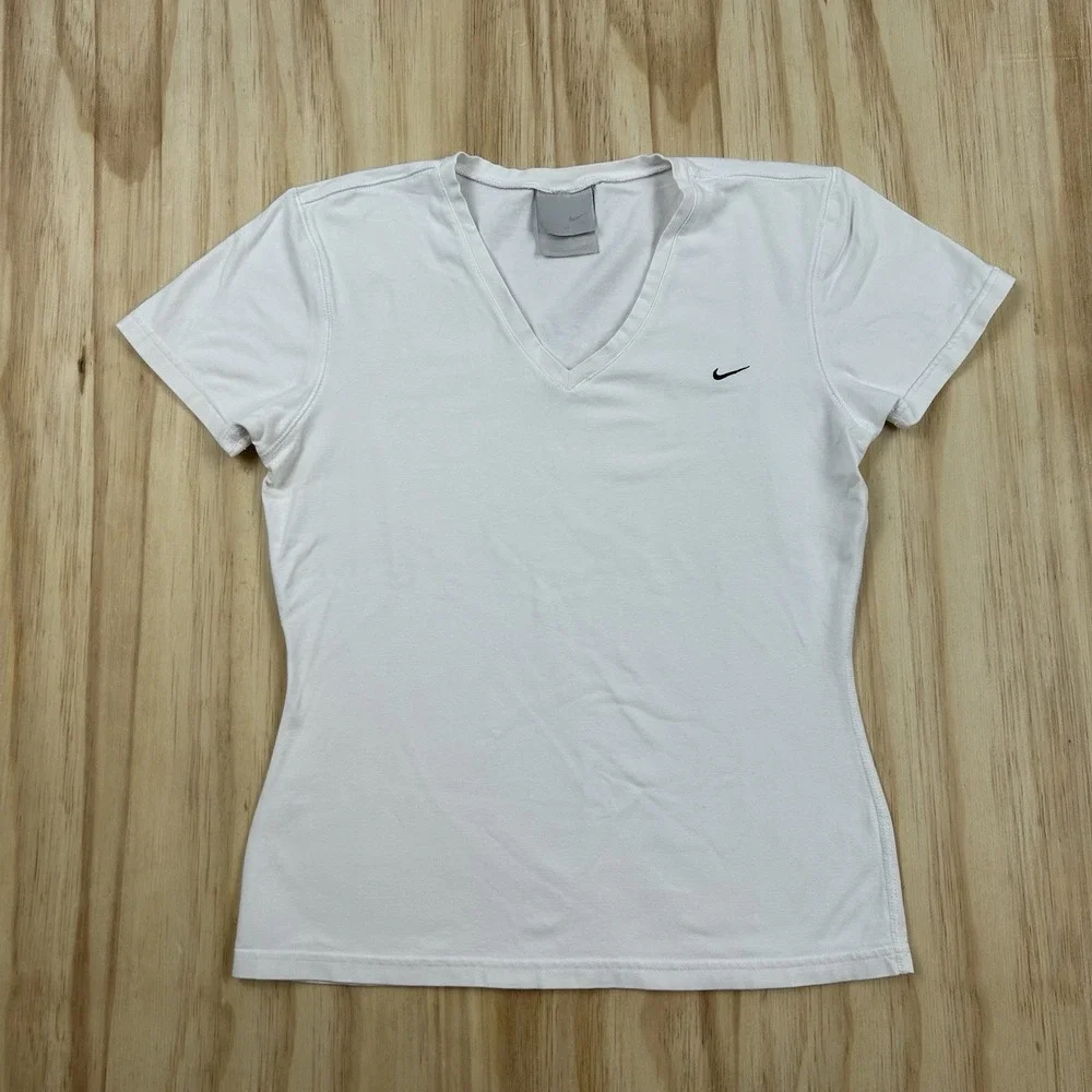 Y2K Vintage Nike Women's Medium White V Neck Fitted T Shirt Short Sleeve